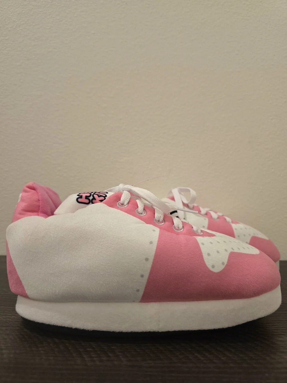 Sanrio Hello Kitty‎ Sneaker Slippers Pink White Youth Kids Size 2/3